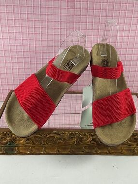 NWT Faded Glory LEA sandals